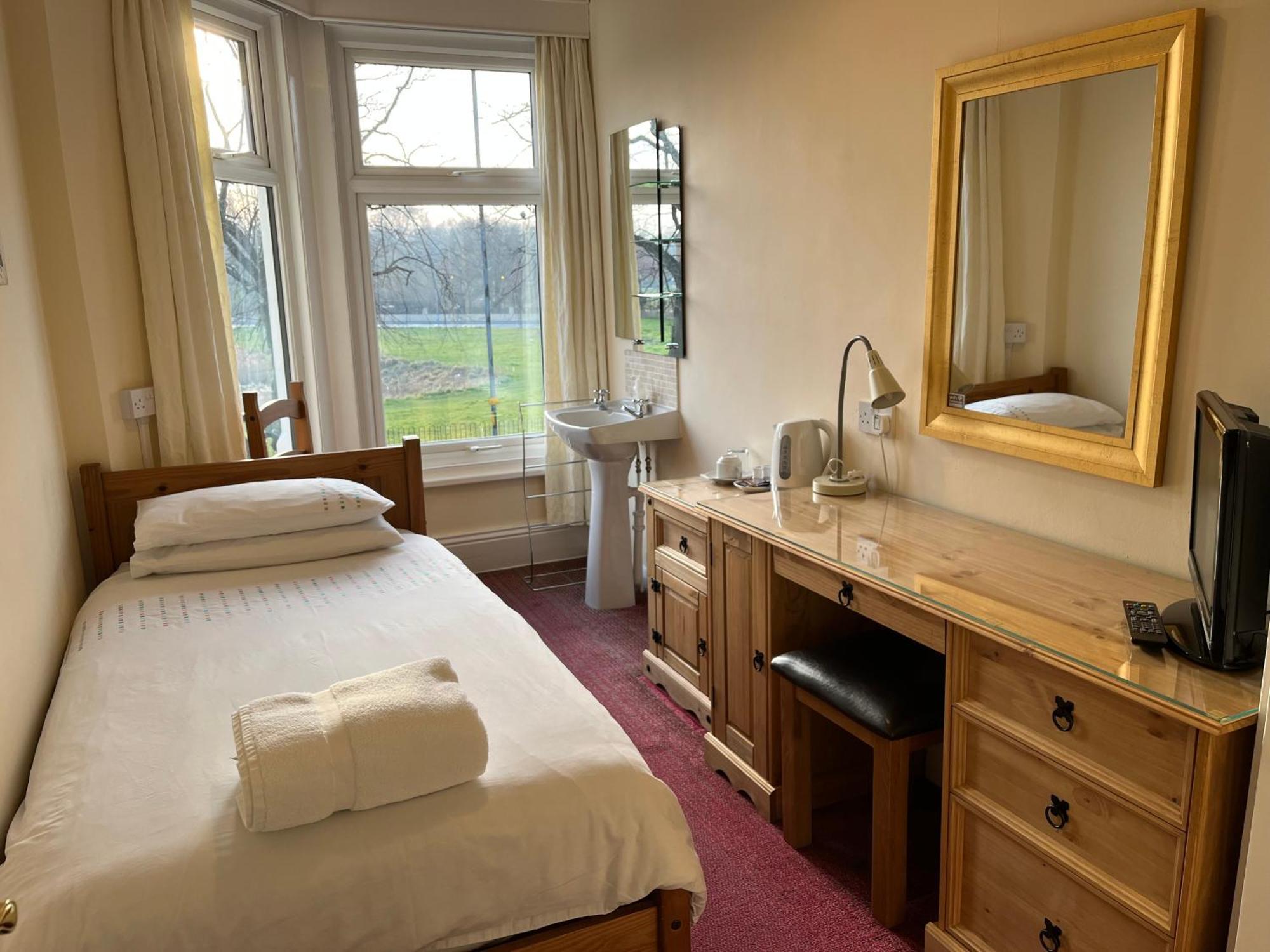 Chadwick Guest House Middlesbrough Eksteriør billede
